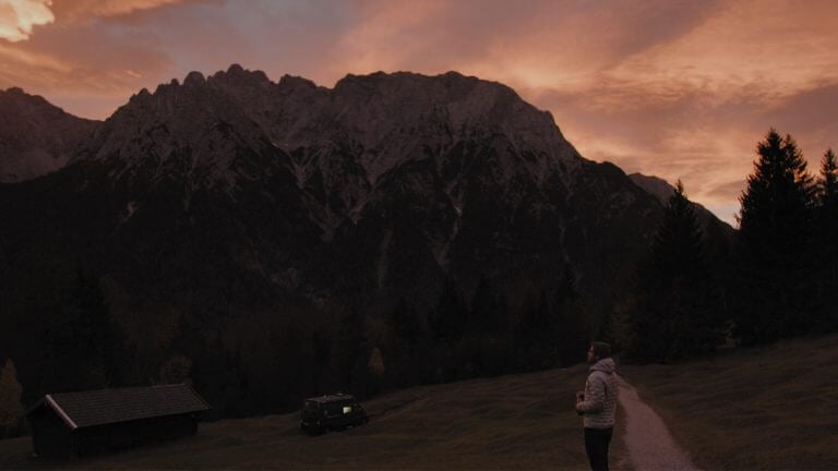 Van Berge Sonnenaufgang Camper 1000px